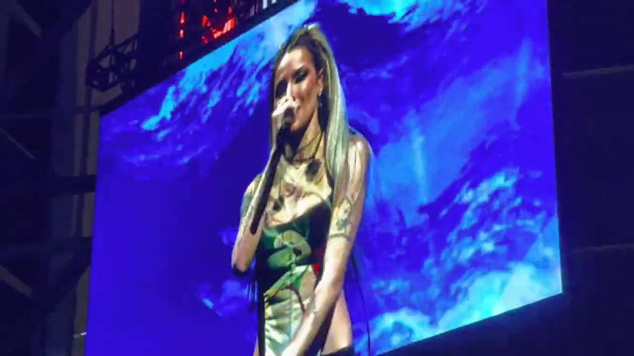 Halsey - Without Me Live (Toronto Love + Power Tour 2022)