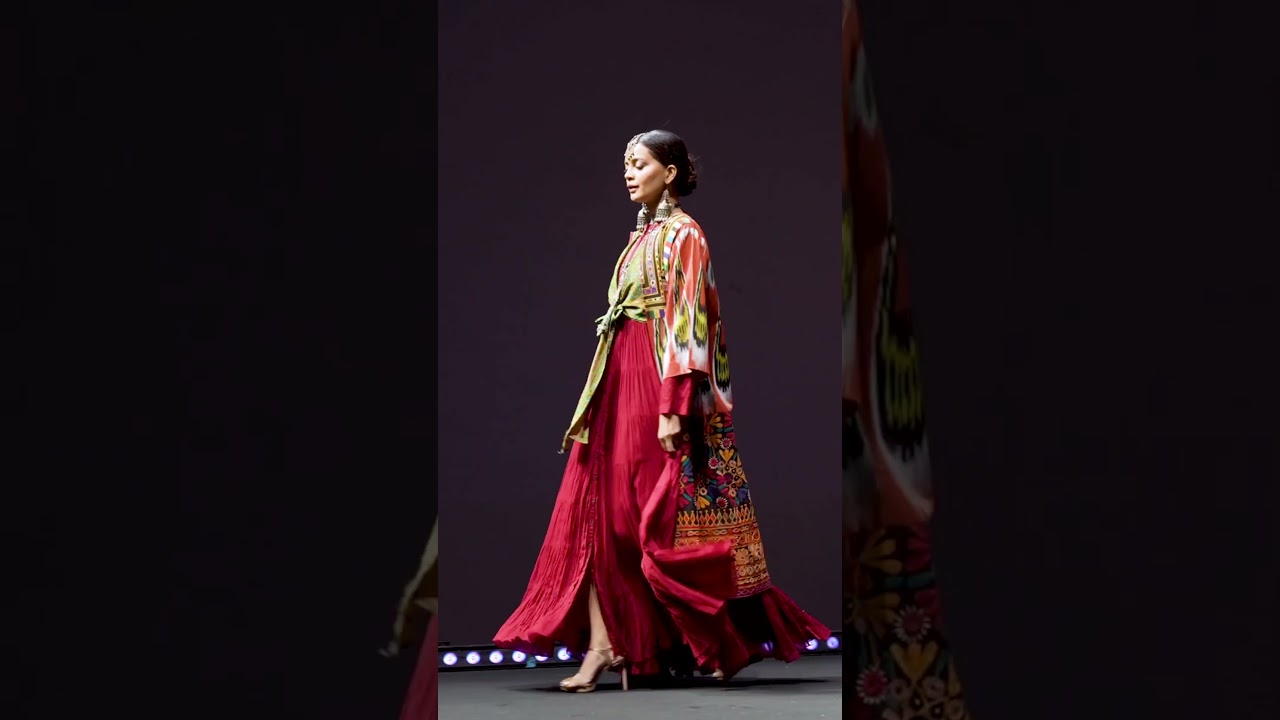 #rituberidesigns #rituberi #fashionshow #fashionweek #fashiontrends #rampwalk #shorts #youtube #yt