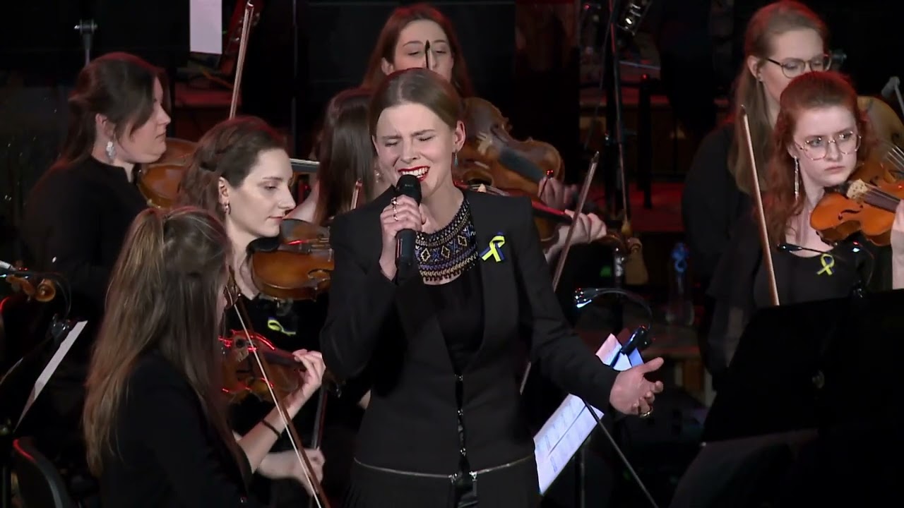 Kocham Wolność, Marta Zalewska, Orkiestra i Chór UMFC, dyr. Zuzanna Falkowska, aranż. Mateusz Dębski