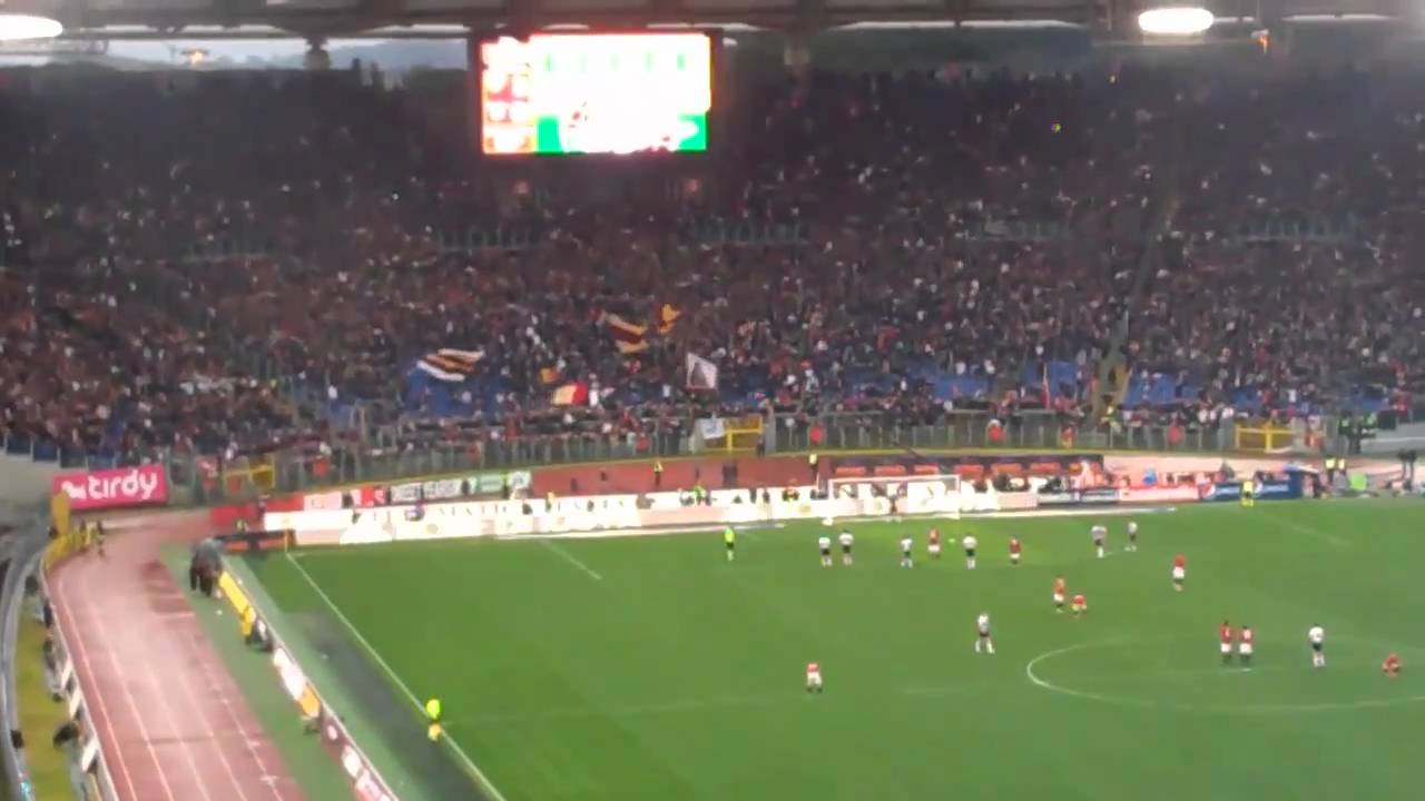 Roma Lazio 2 0 Rigore di Totti visto dalla Nord