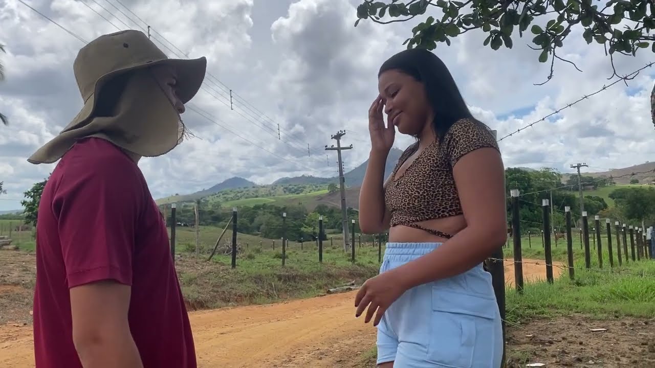 Ele foi humilhado pela menina por ter se declarado pra ela mas teve uma grande surpresa 