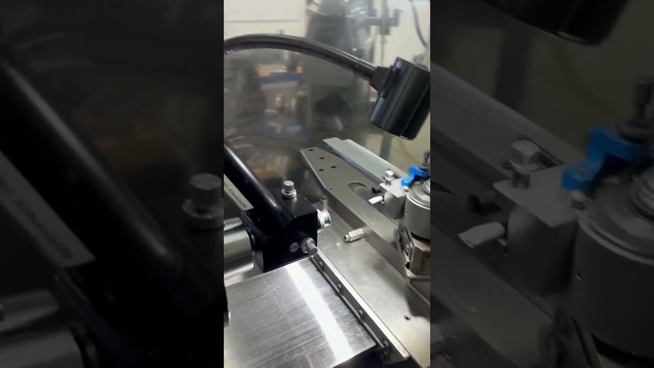 Centering microscope