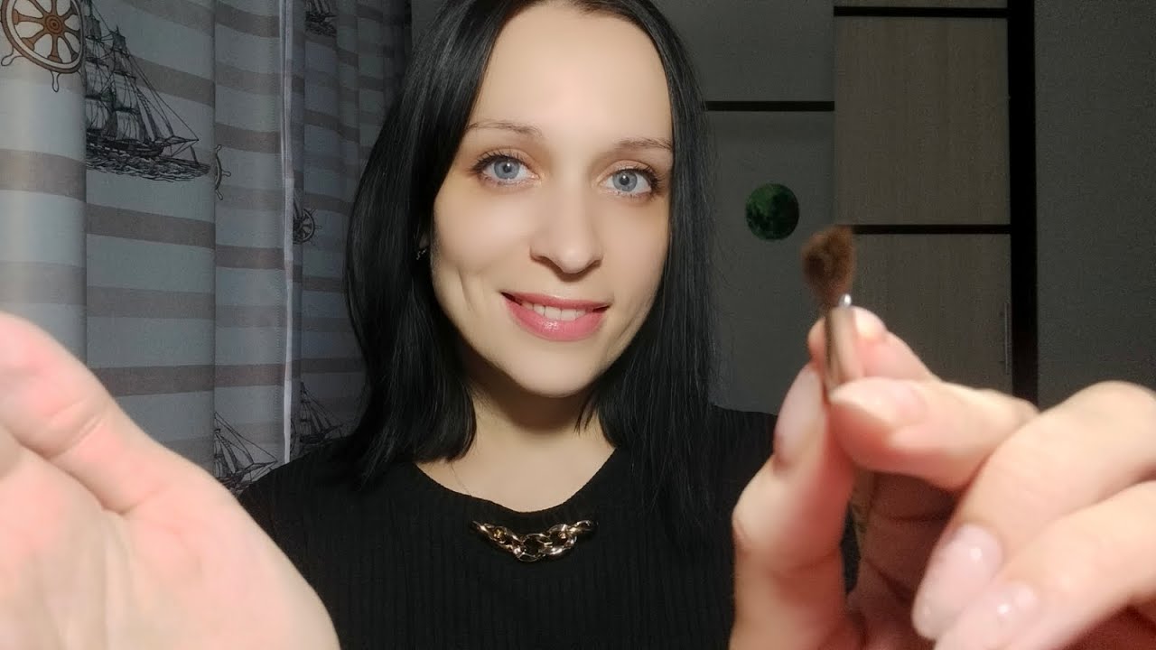 АСМР/ASMR Прикосновения Кисточками к Лицу и Шепот