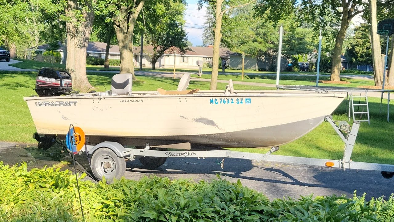 14ft V Hall Boat With A 15hp Johnson On Lake St. Clair