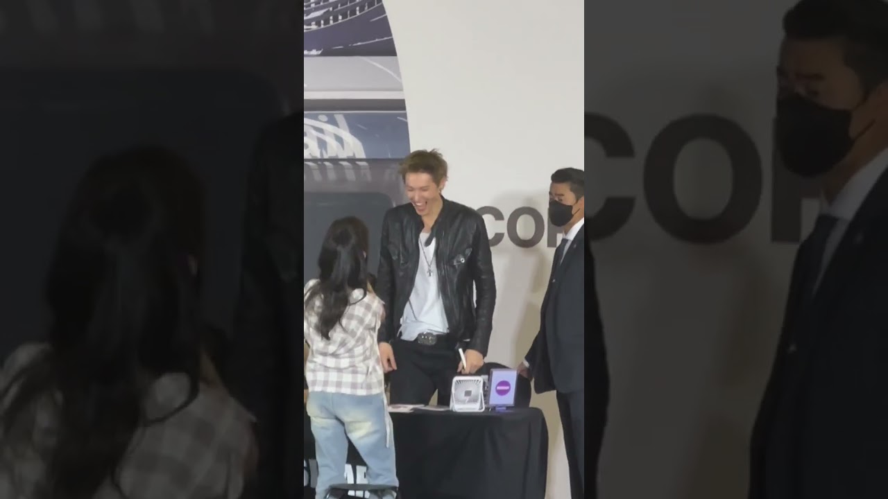 the fan comparing her height with Martin 😭 #cortis #martin