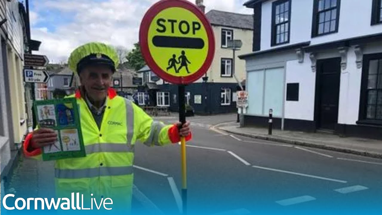 Cornwall lollipop man hit by van that did not stop