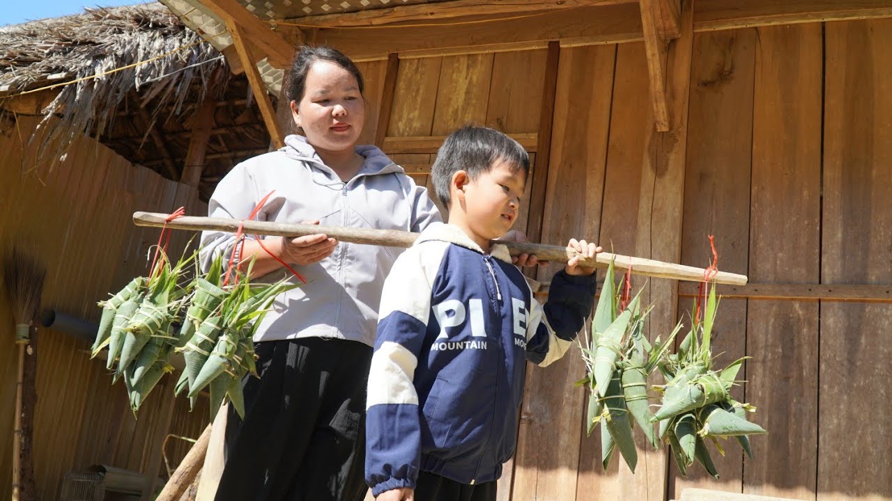 Full100-day video A girl single-handedly builds a farm,harvests fruits,and sells them at the market.