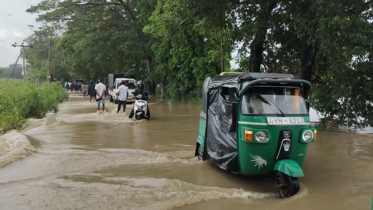 මහ වැසි මැද මාර්ග යටවීම / ganwathura / kala oya / kala wewa / rajanganaya wewa