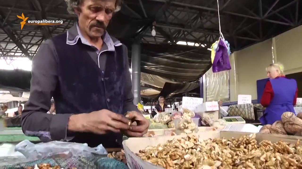 Pur și Simplu: В тени старого ореха