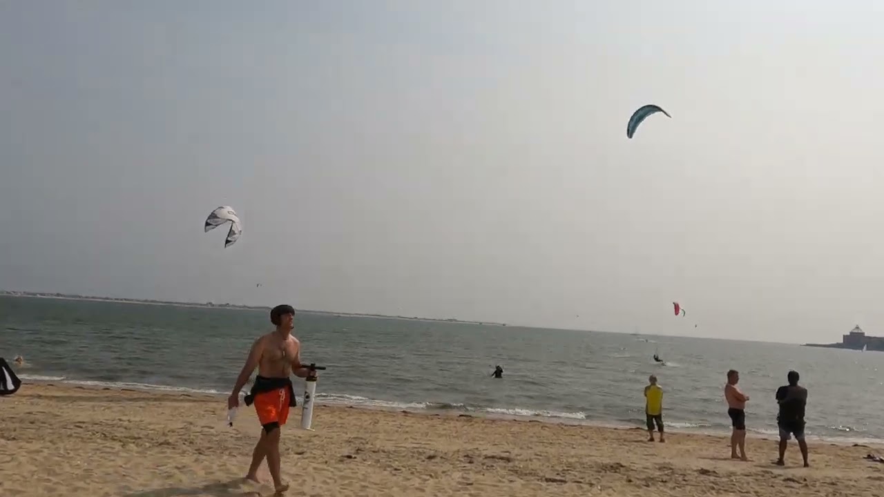 Plumb Beach - Brooklyn. Kitesurfing.