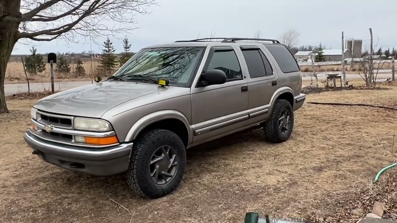 1999 Chevy blazer with 382k miles as a budget off road rig!