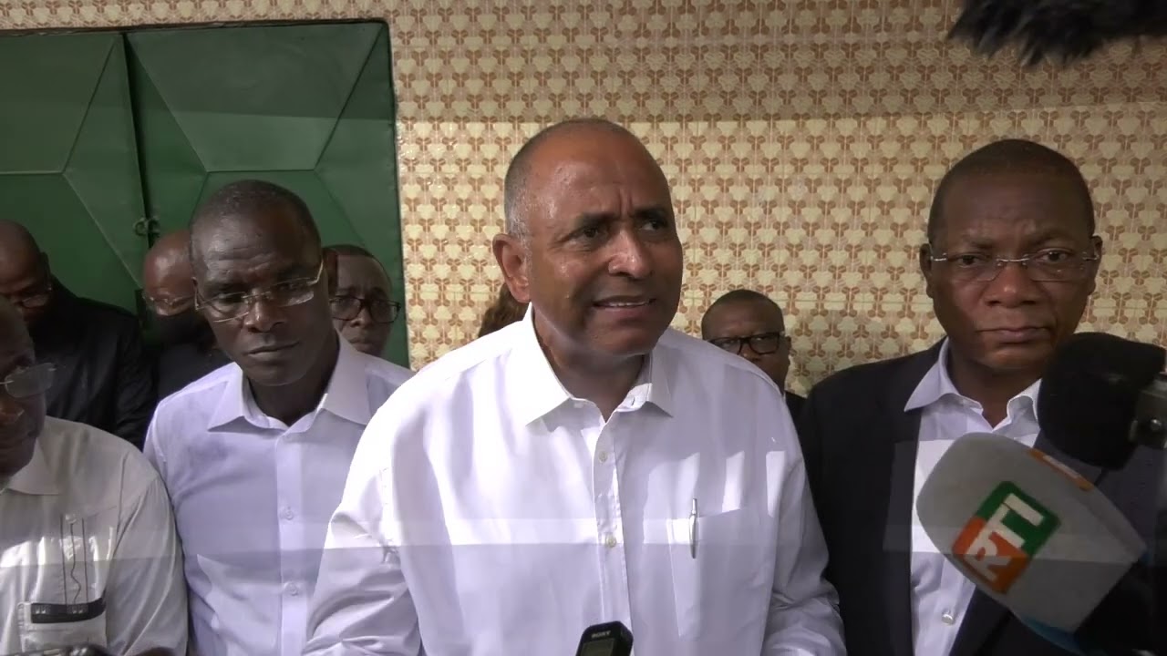 Le Premier ministre visite les victimes de l'éboulement au quartier mossikro à Attécoubé