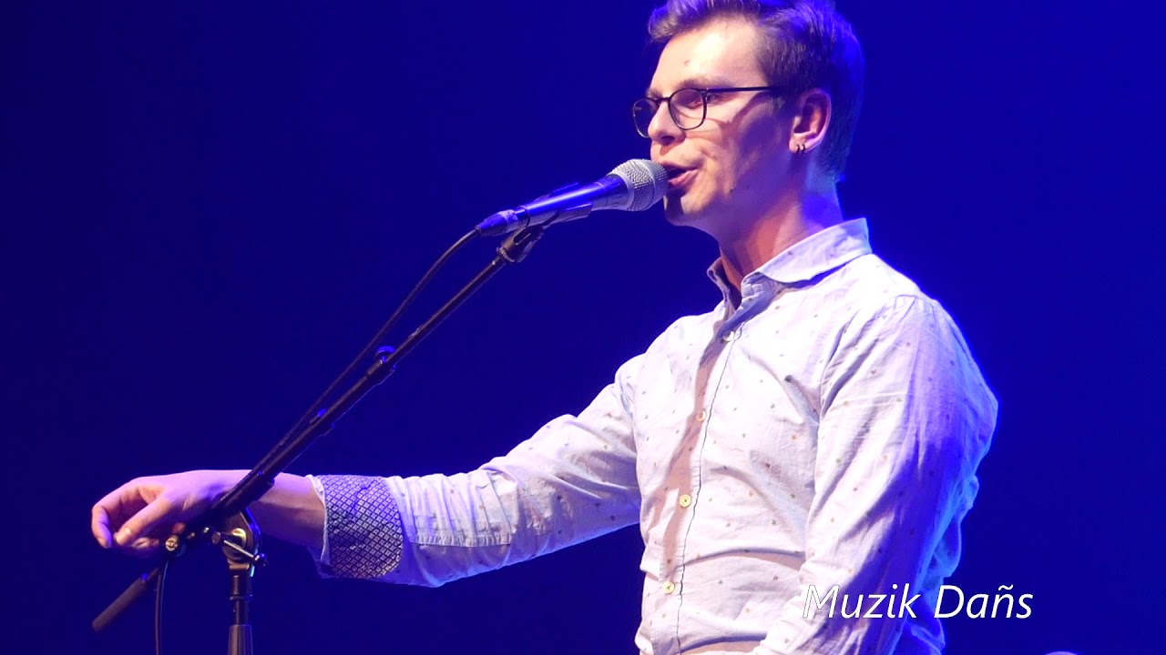 Kerno/Buisson : Avant-deux de Bazouges - danse bretonne (fest noz Kavadenn à Courbevoie - mars 2020)
