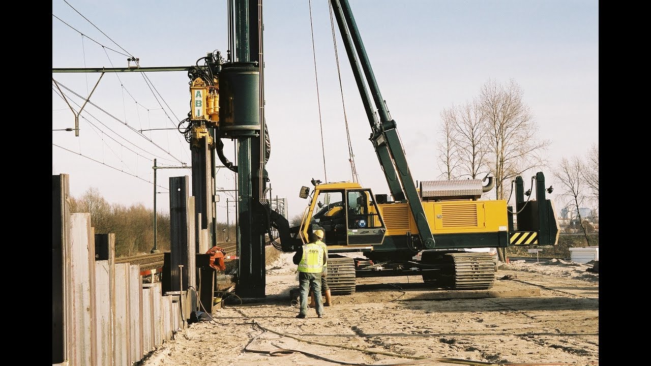 Woltman 55DR Sheet pile pressing by Sterk