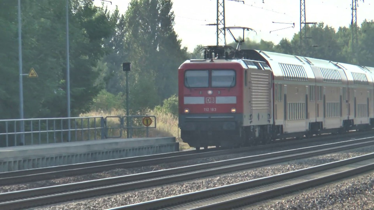 Uckro. Eine gute Stunde auf dem Uckroer Bahnhof.