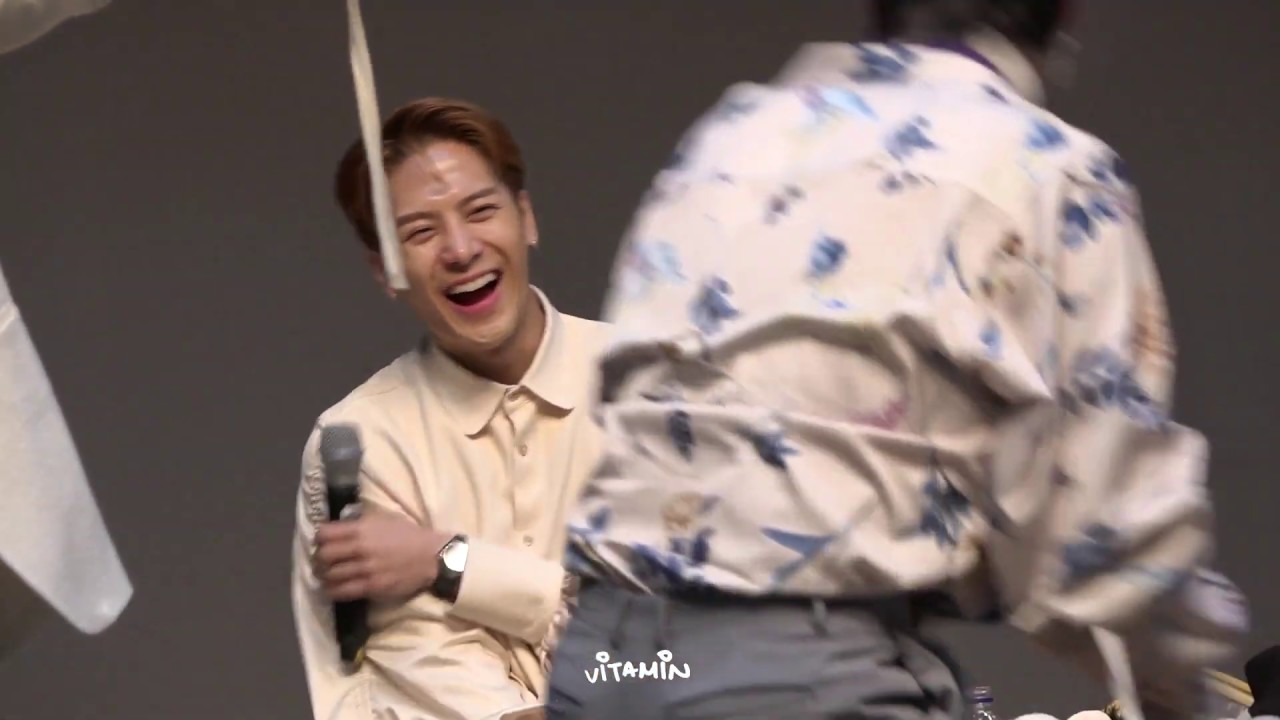 181207 신촌 팬사인회 jackson wang 잭슨