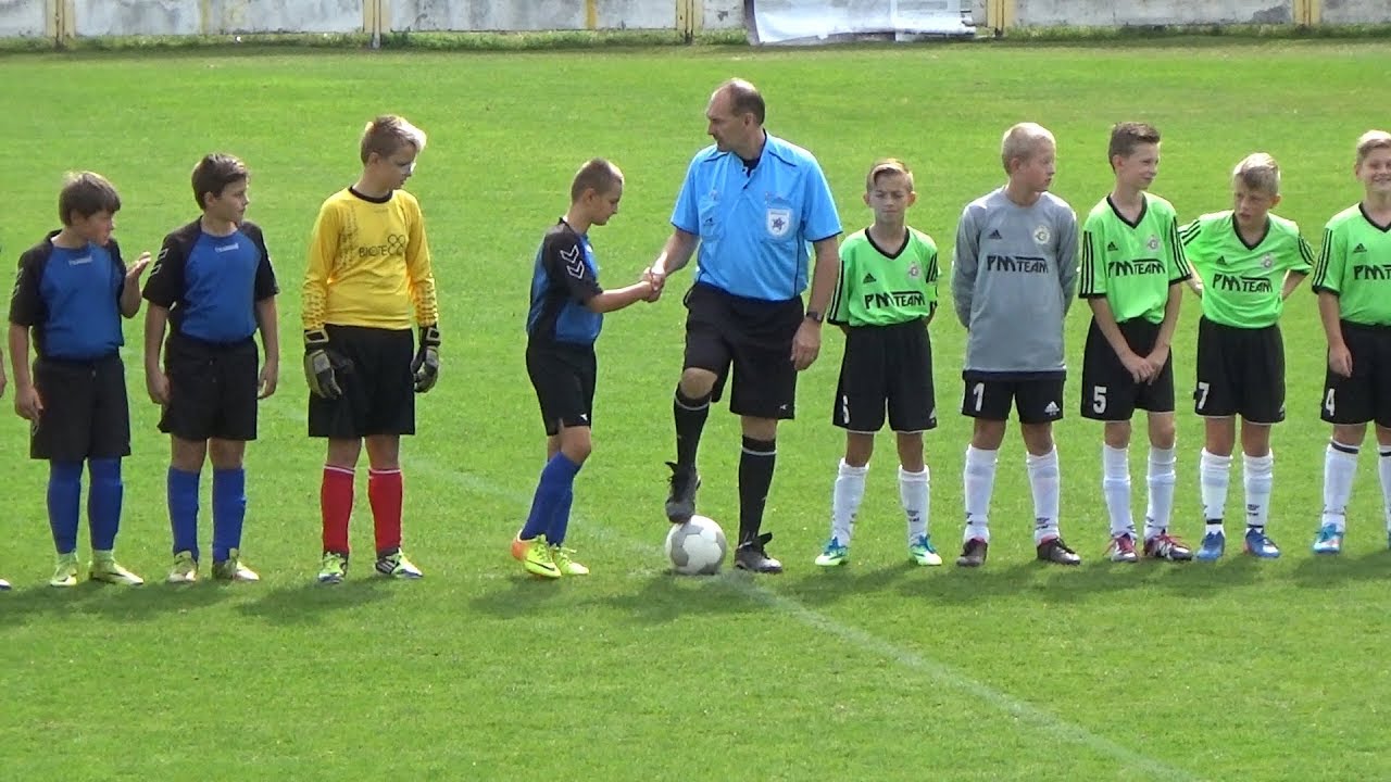 FUTBAL | 3. liga MŽ (U13) ZsFZ | FC Ban&iacute;k Prievidza  U12 vs TJ Tatran Horovce U13