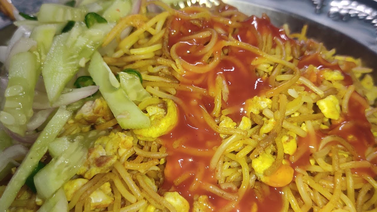Egg chaumin racipe. স্বাস্থ্যকর ভাবে এগ চাউমিন রান্না করুন ।বাচ্চাদের জন্য স্পেশাল চাউমিন#চাউমিন