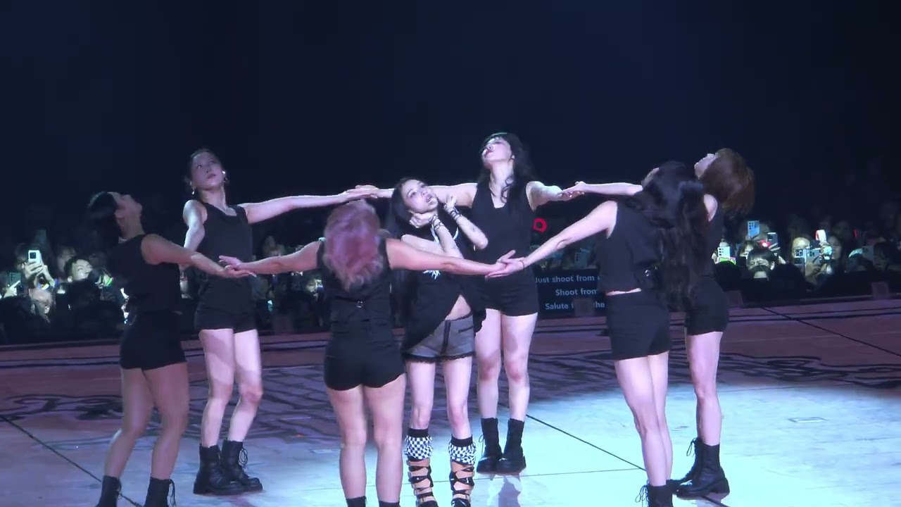 'SHOOT (Firecracker) - Chaeyoung Solo' | 250927 | TWICE | THIS IS FOR World Tour | Macau | Day 1