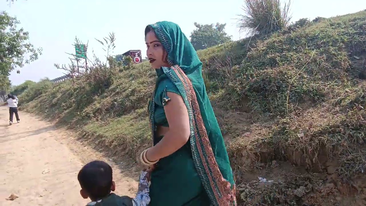 Hello doston Ham gaye the khaki Das Baba ke mandir dekhiae yahan mein kya dekh gai