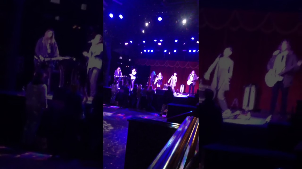Cimorelli singing 