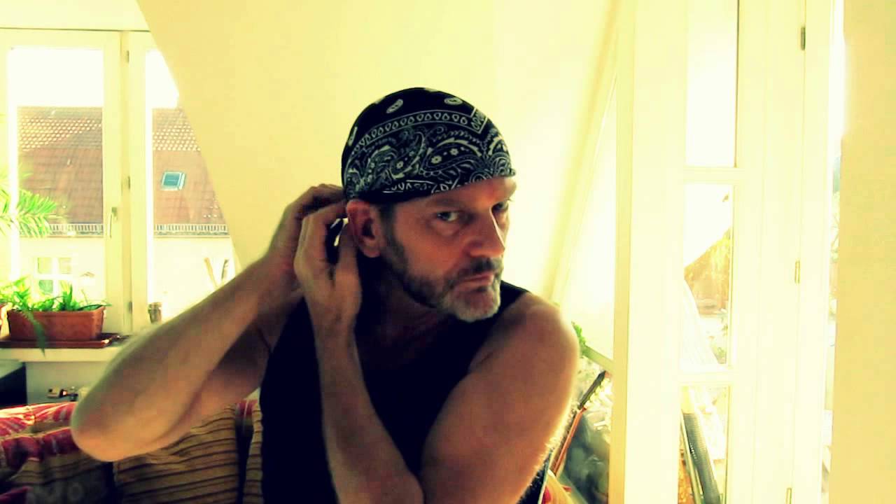 How to tie a Bandana