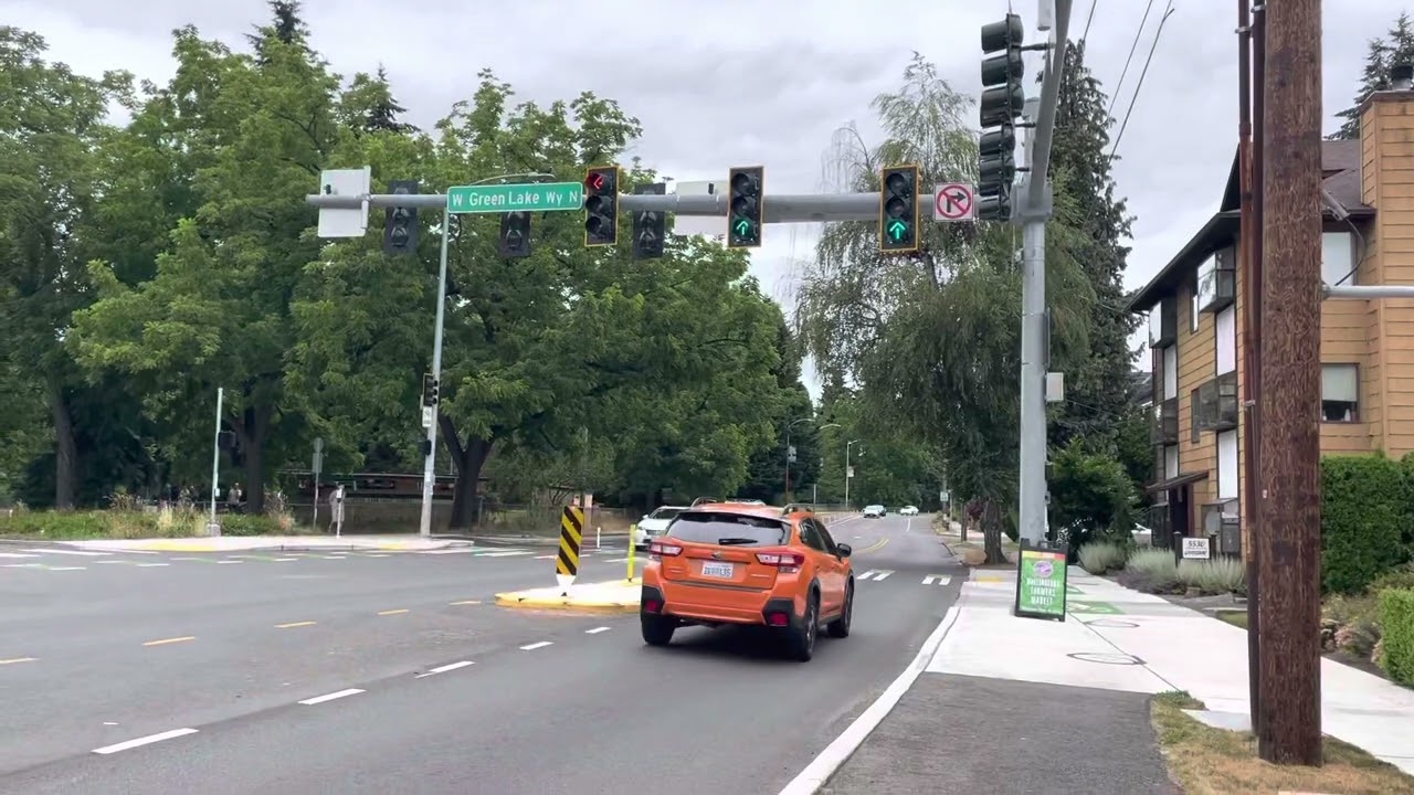 Traffic signal with protected left turn