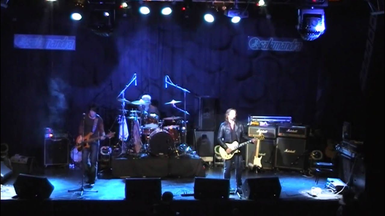 02_out of grace live at maxipop festival salamandra 1 barcelona 2010