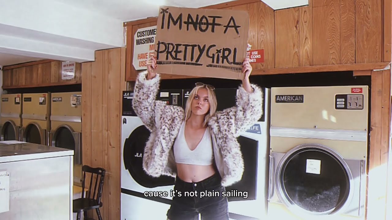 ISOLABELLA - im NOT a prettygirl (visual + lyrics)