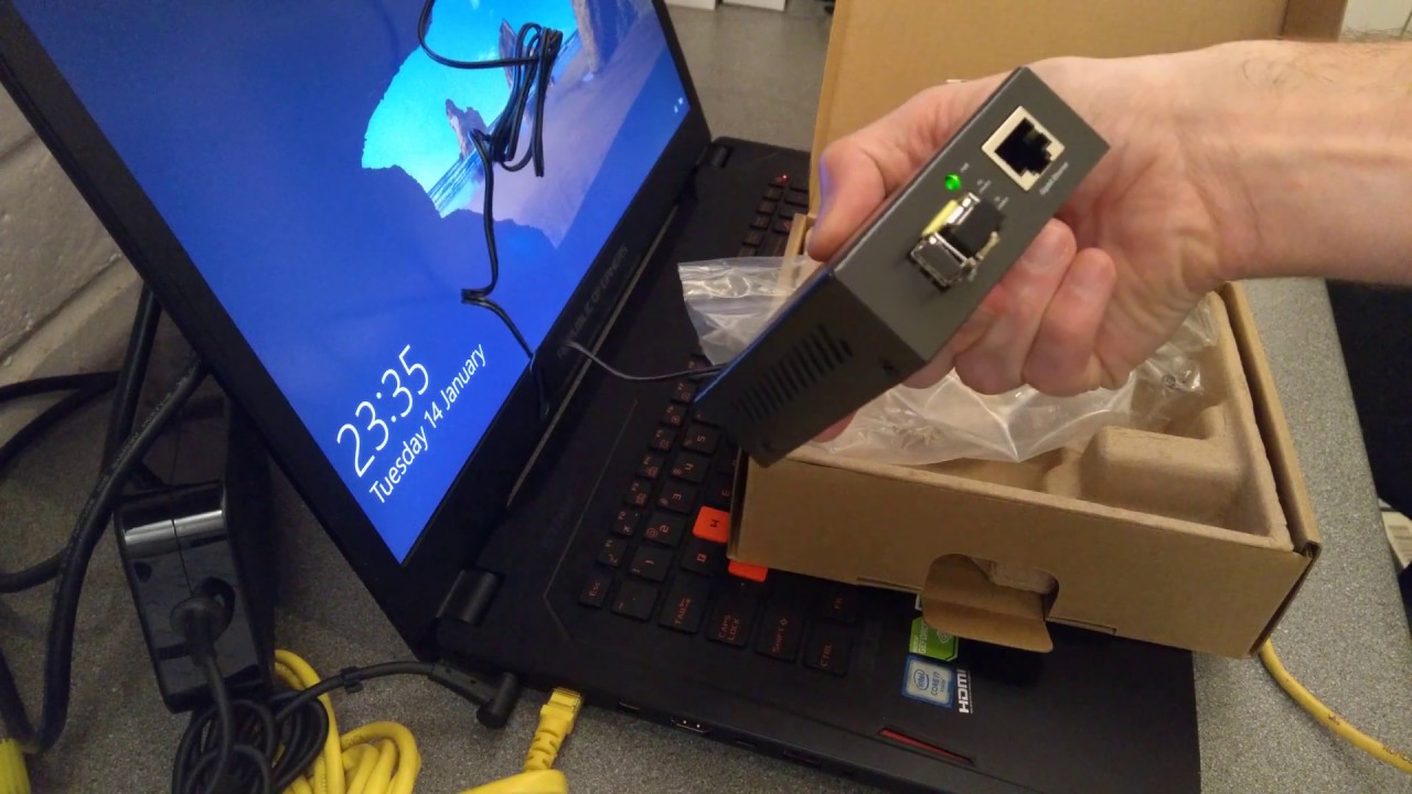 Гигабитный медиаконвертер SFP MC220L