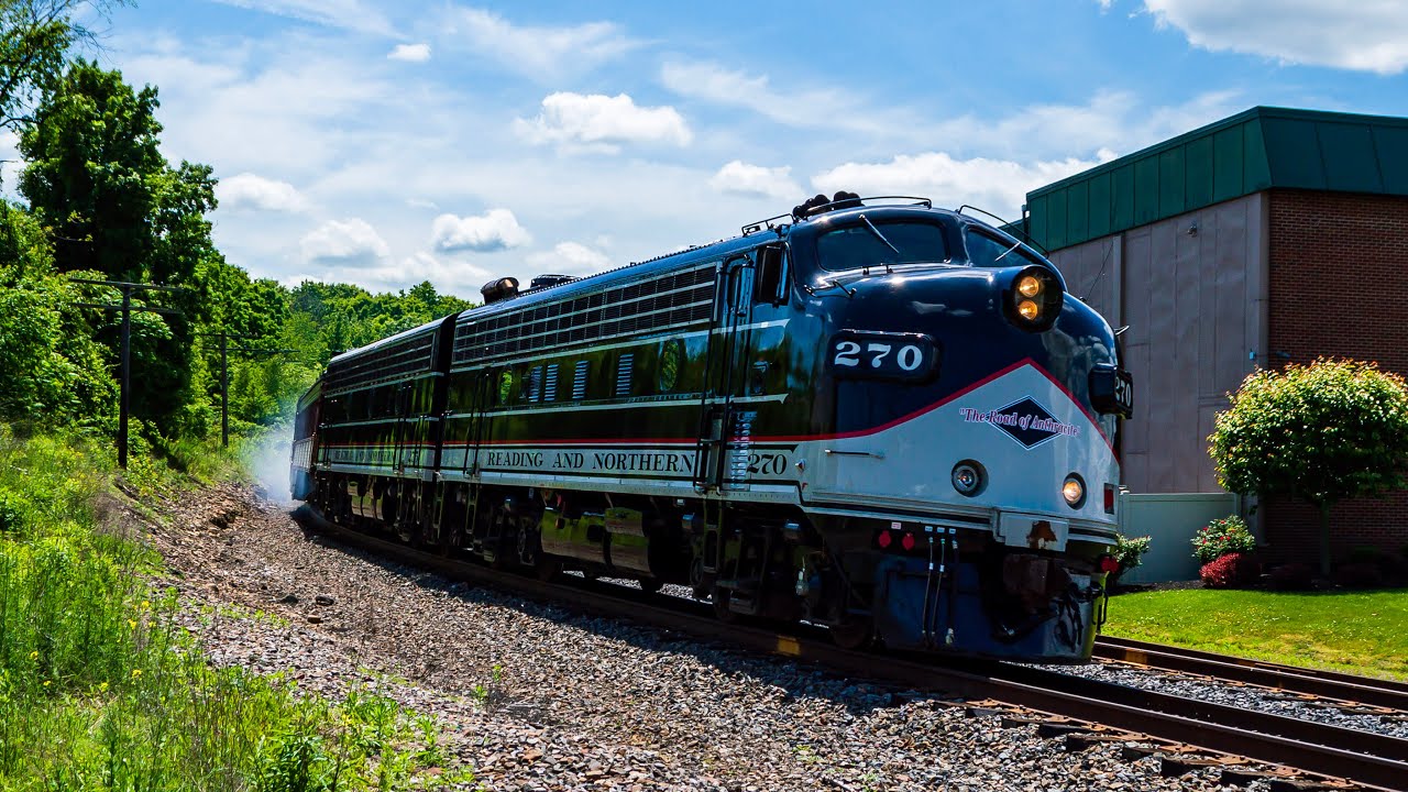 Reading & Northern F-Unit 270 Leads the OCS and the Boss Himself into Pittston
