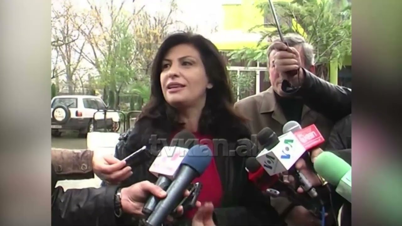 Jozefina Topalli inspekton përmbytjet në Shkodër, bën thirrje për evakuim-(1 Dhjetor 2010)