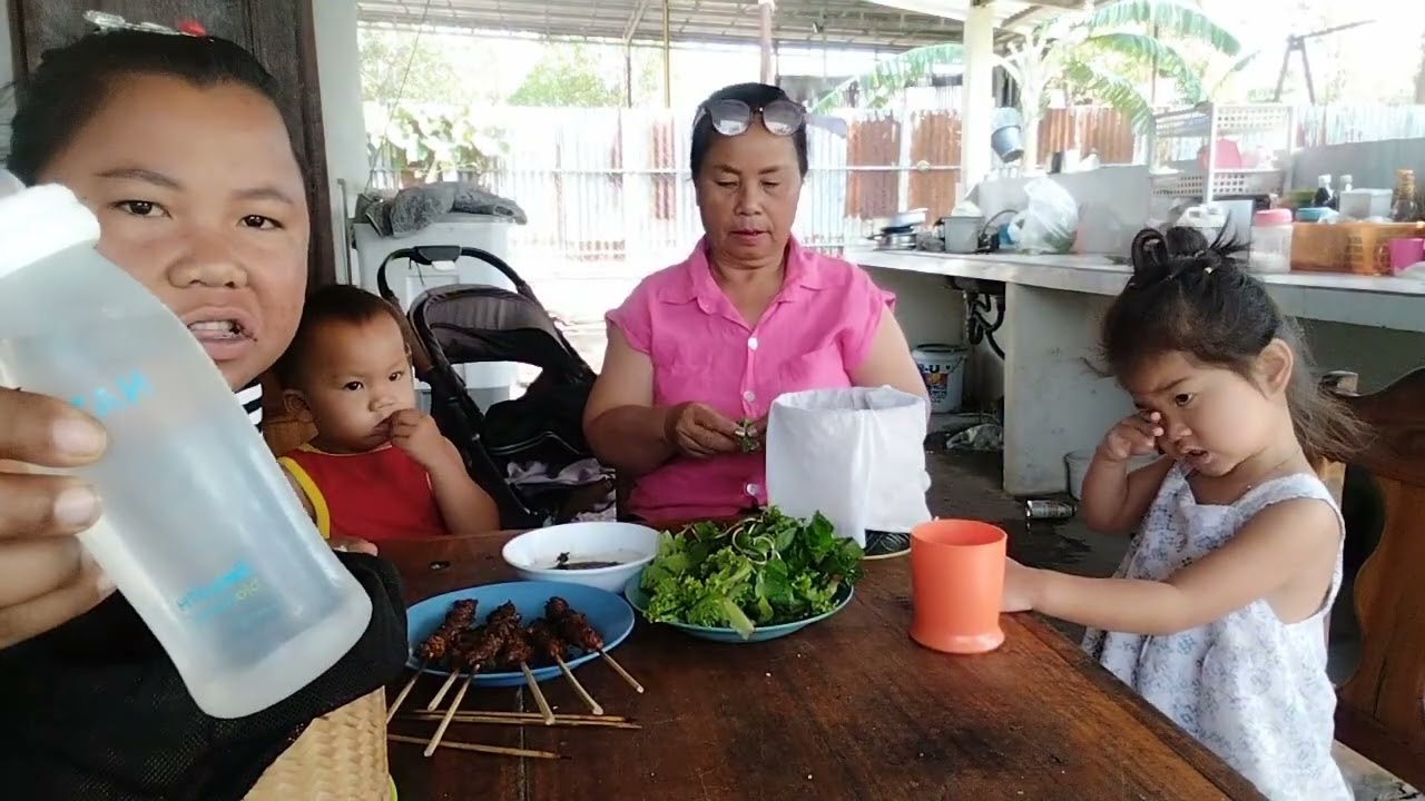 มากินข้าวนำกันเด้อพี่น้องกินกับจามหัวใจอย่างเอ็นแก้วเพลี้ยแชบอยู่จ้า