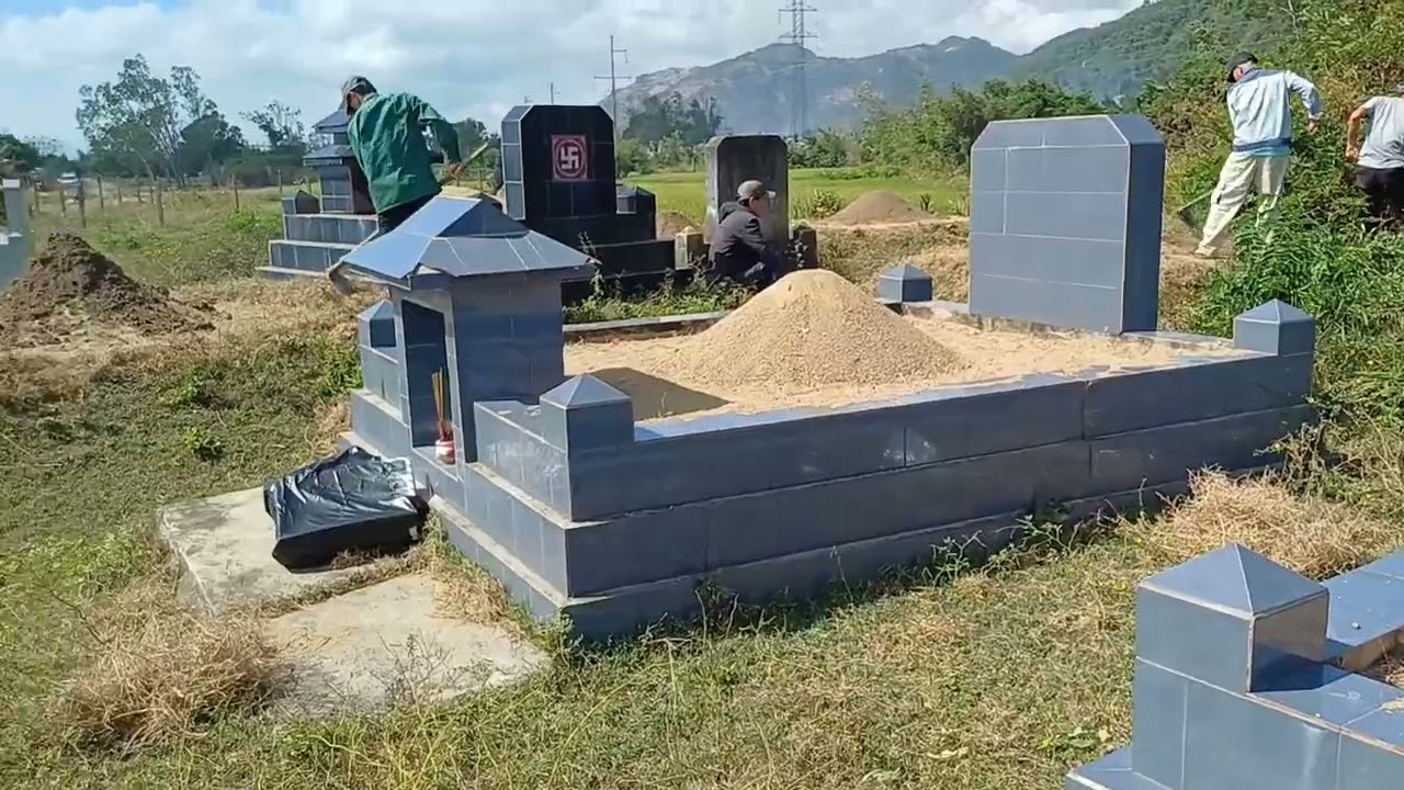 25 tháng chạp . Tảo mộ tại Tu Bông Quê Tôi !