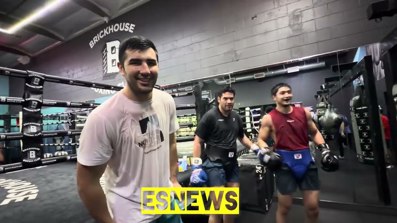 Зурдо Рамирес вернулся из Мексики в тренировочный лагерь после поединка лицом к лицу с Давидом Бе...