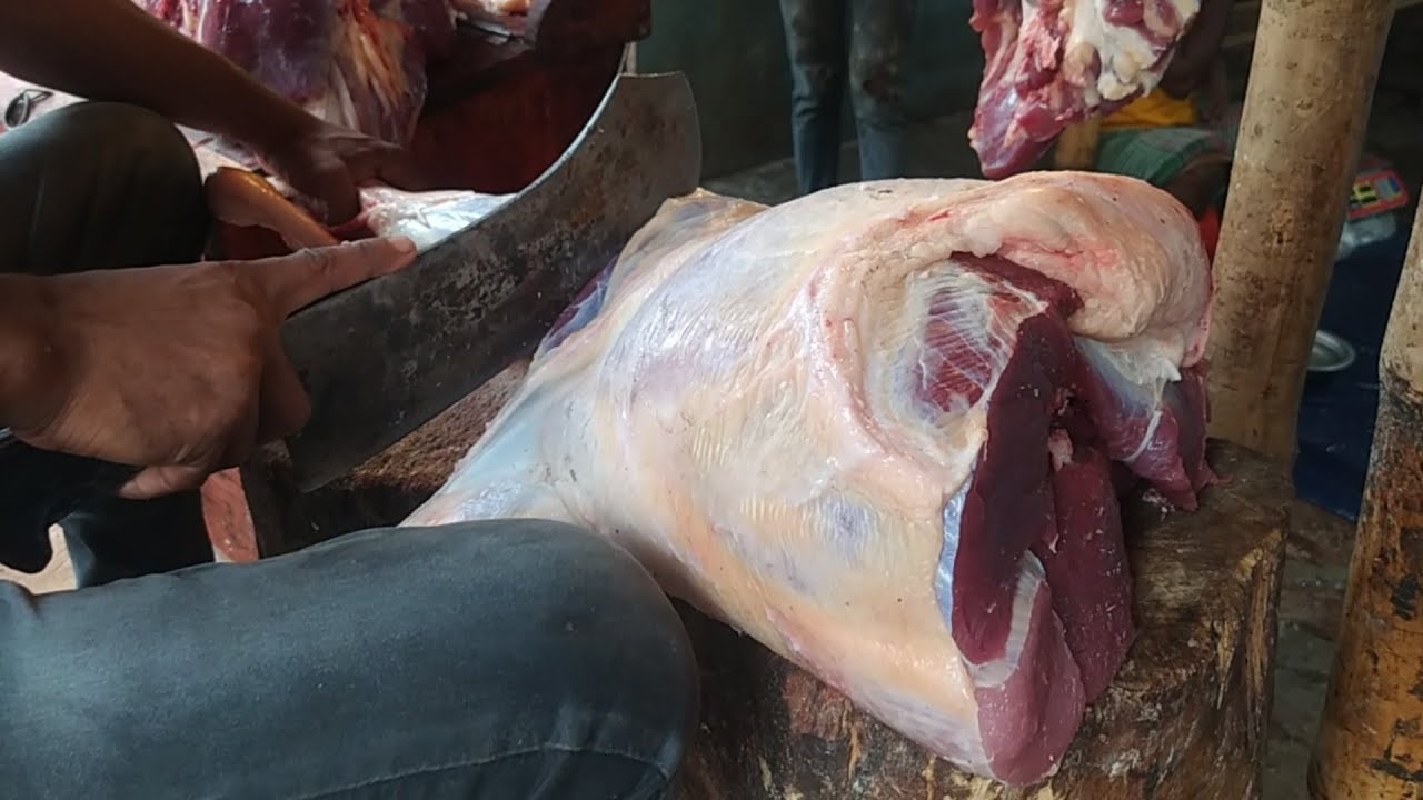 Biggest Cow Leg Cutting Skills 2020/How To Cutting Beef In BD Meat Market /Amazing cutting Skills