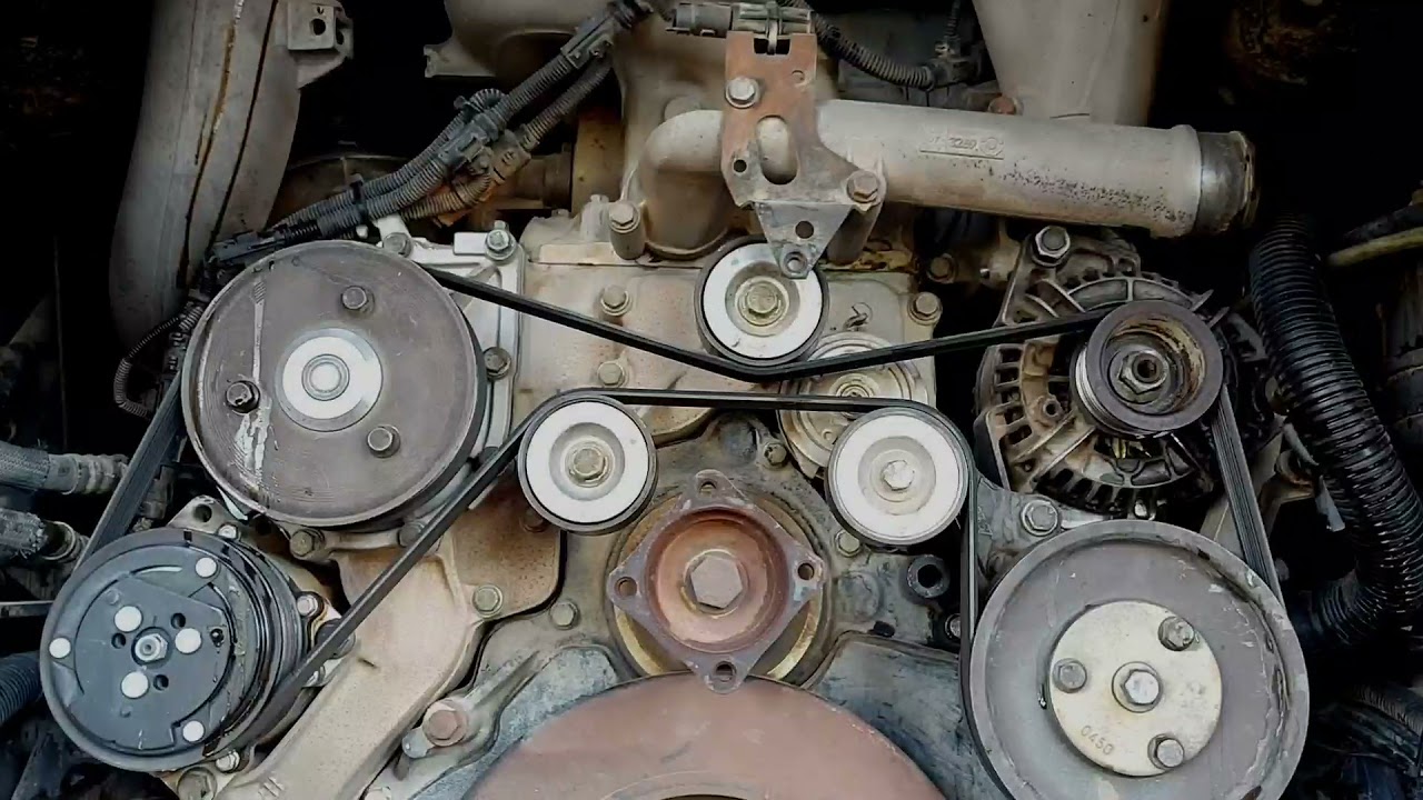MAN TGA.How to Remove and Install Engine Belt.
