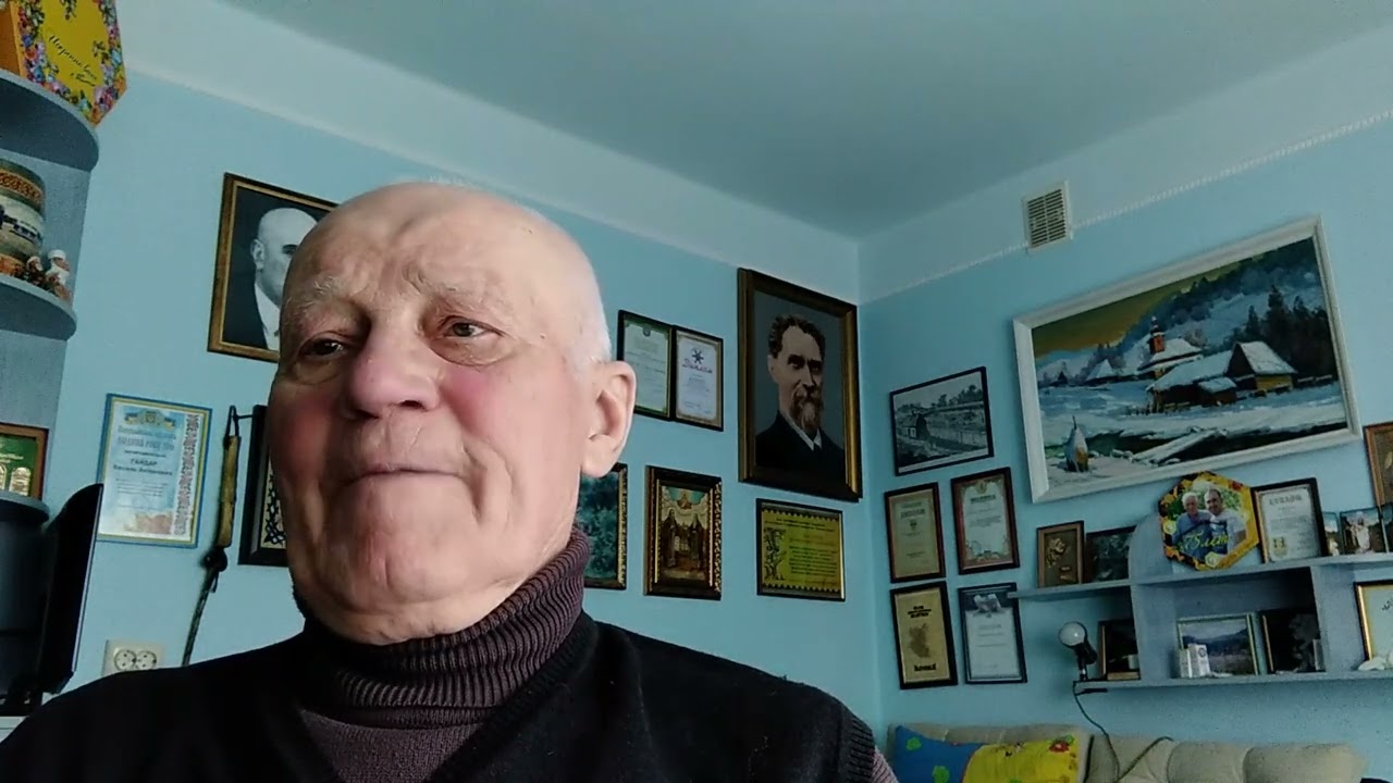 Чому корпус на 8 рамок?