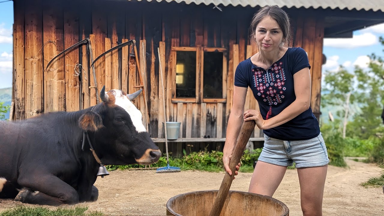 Тяжелая  работа руками в горной деревне на коровьей ферме. Делаем 3 вида сыра за один день