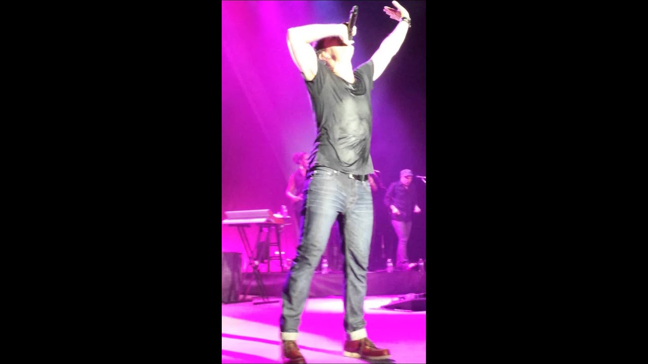 Rob Thomas Takes Shirt Off - Let's Dance Live The Great Unknown Tour 2015 St Augustine 8/20/15