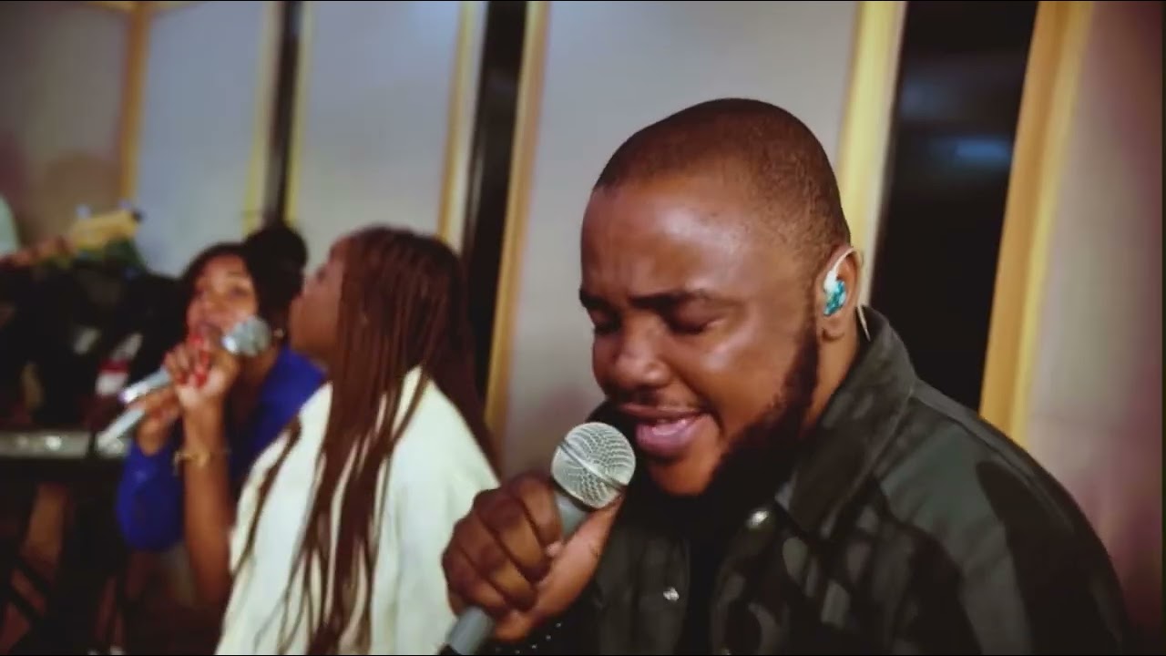 He won't by neon adejo and Grace City (worship medley)