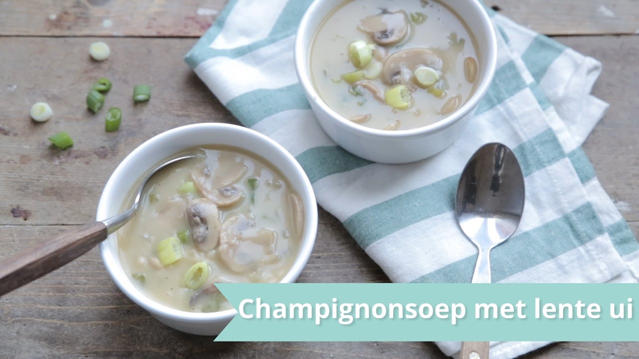 RECEPT | Champignonsoep met lente ui