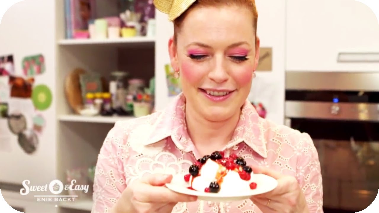 Pavlovas mit Johannisbeeren backen | Sweet & Easy - Enie backt