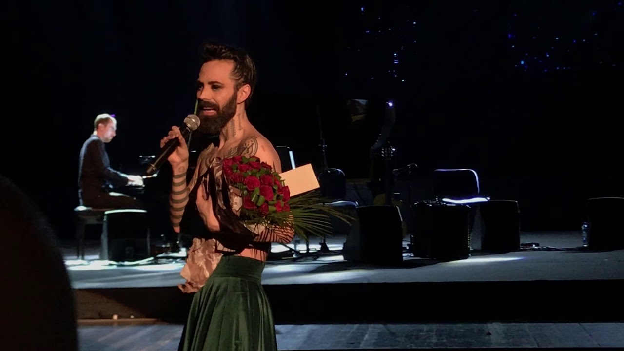 Božo Vrećo - Ko li noćas miluje ti kosu - 15.12.2018. Beograd (live)