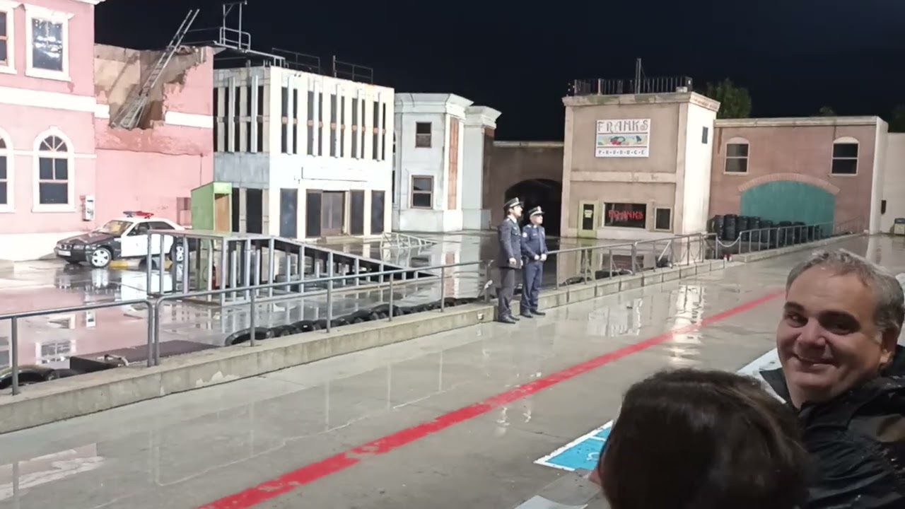 Gran espectáculo de la Loca Academia de Policía Warner Bros Madrid