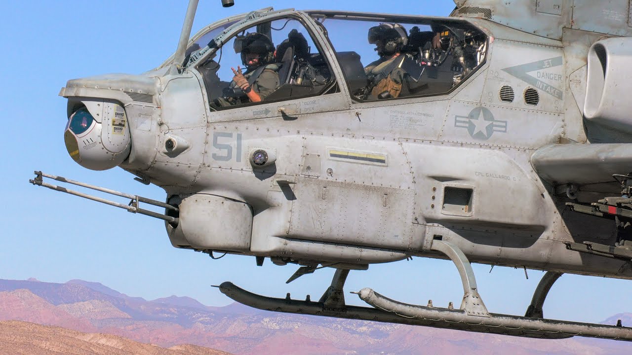 USMC HUEY AND COBRA UP CLOSE
