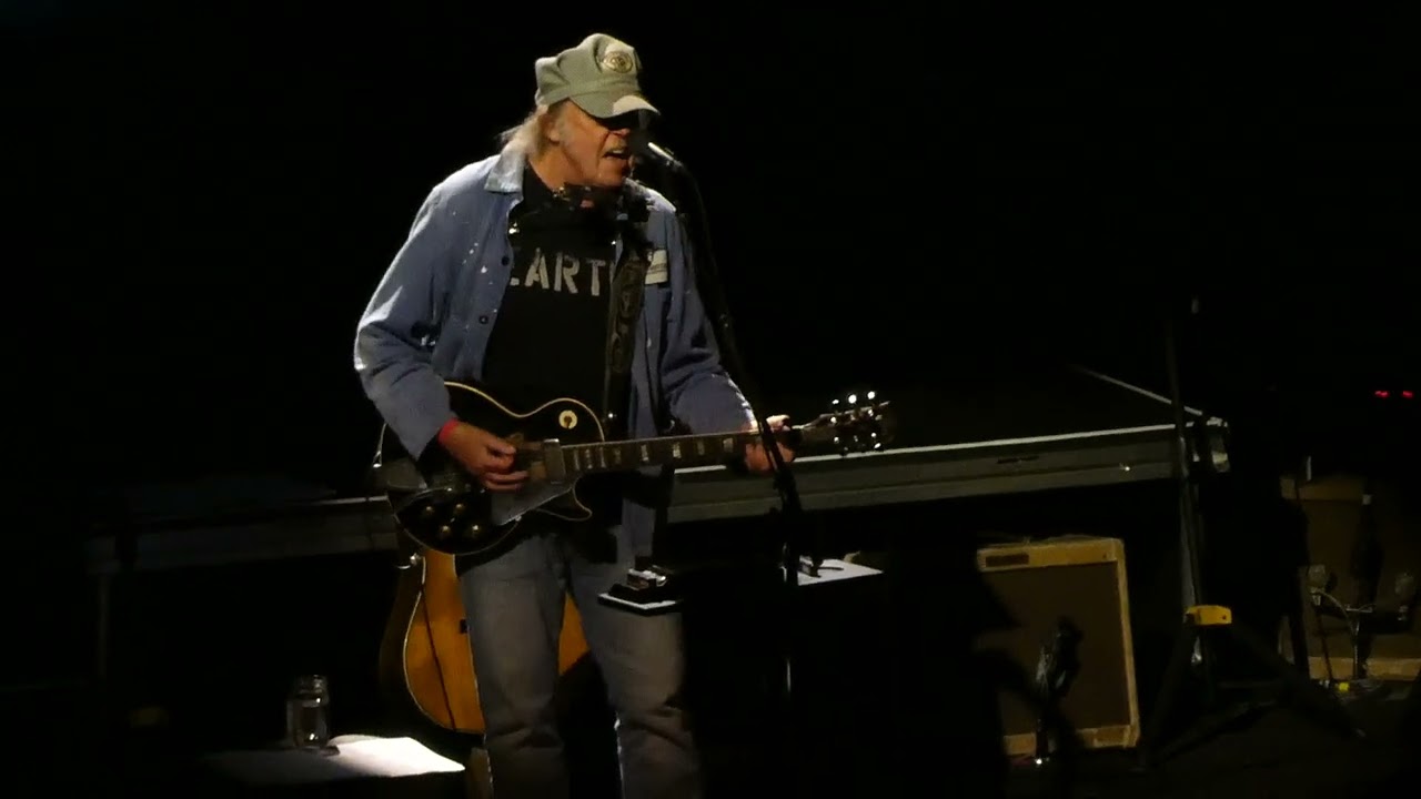 NEIL YOUNG :  