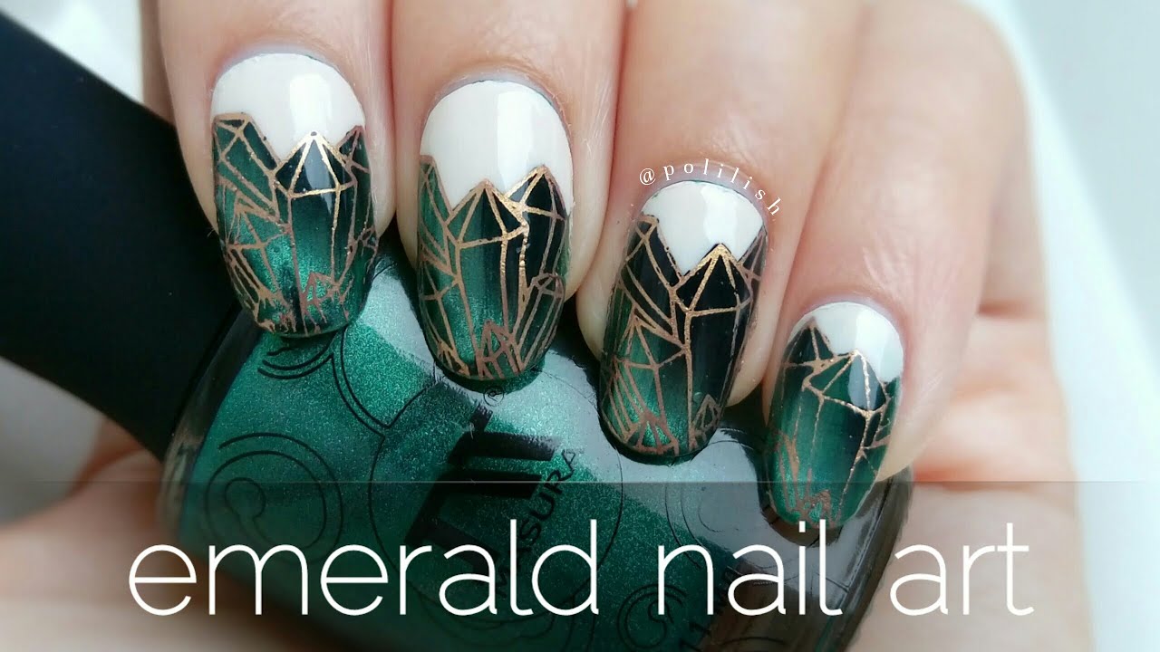 Emerald nail art (reverse stamping + magnetic polish)