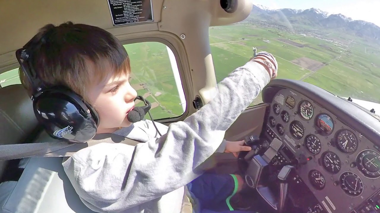 9 year old flies first flight - Introductory Flight Lesson PART 2 in a Cessna 172SP Skyhawk