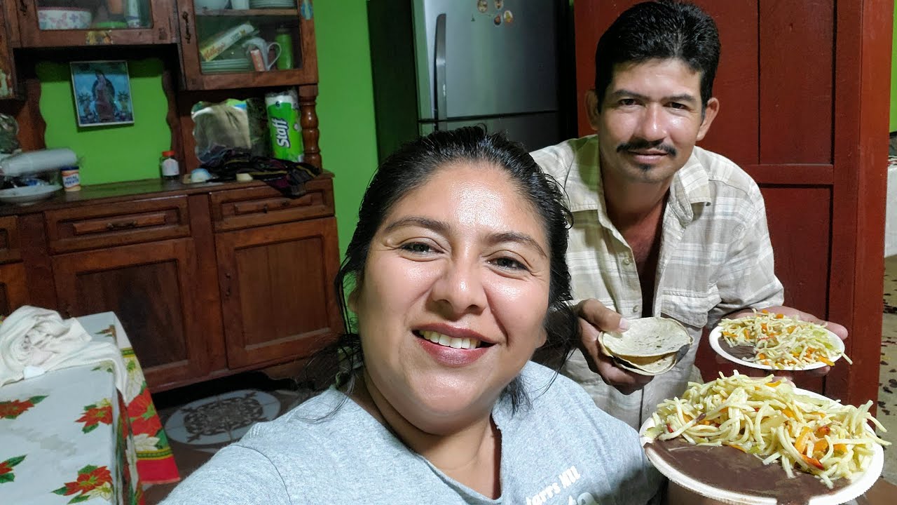 Buenas Noches Como Están🤗🥰Feliz Domingo Disfrutando La Cena😋